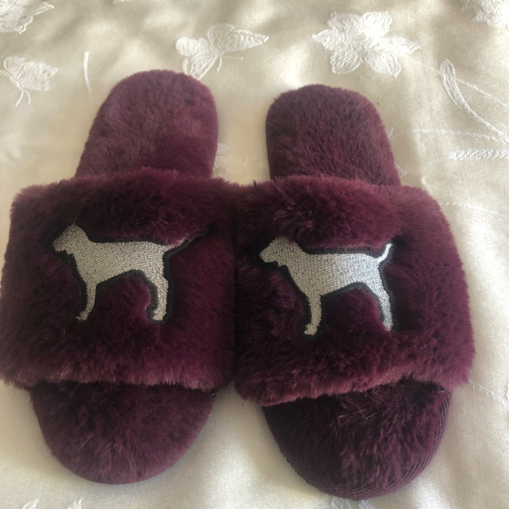 VS PINK plush slipper / slides